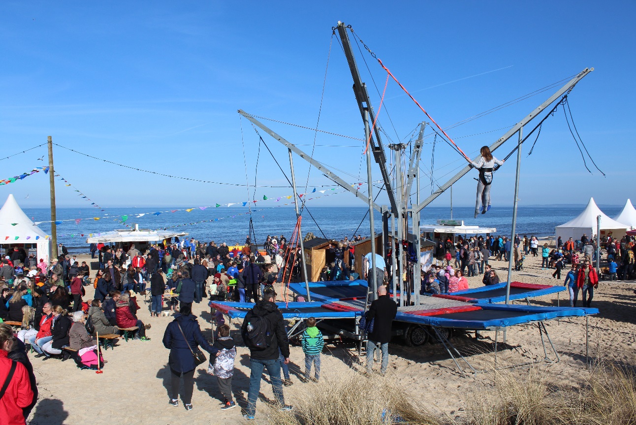 Bansiner Osterinsel, Familienfest an Strand und Promenade, Spiel, Spaß, Kulinarik, Familie, Feiertage